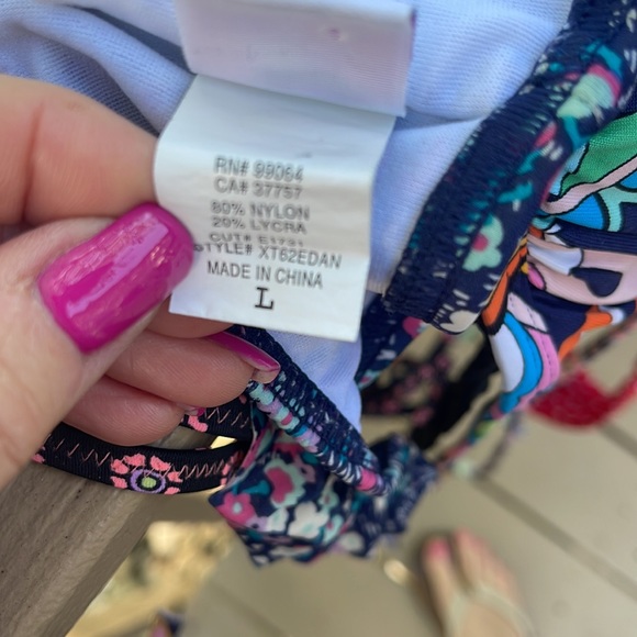 SALE 🛍4 for $12🛍️ Billabong, size large. - Picture 6 of 6